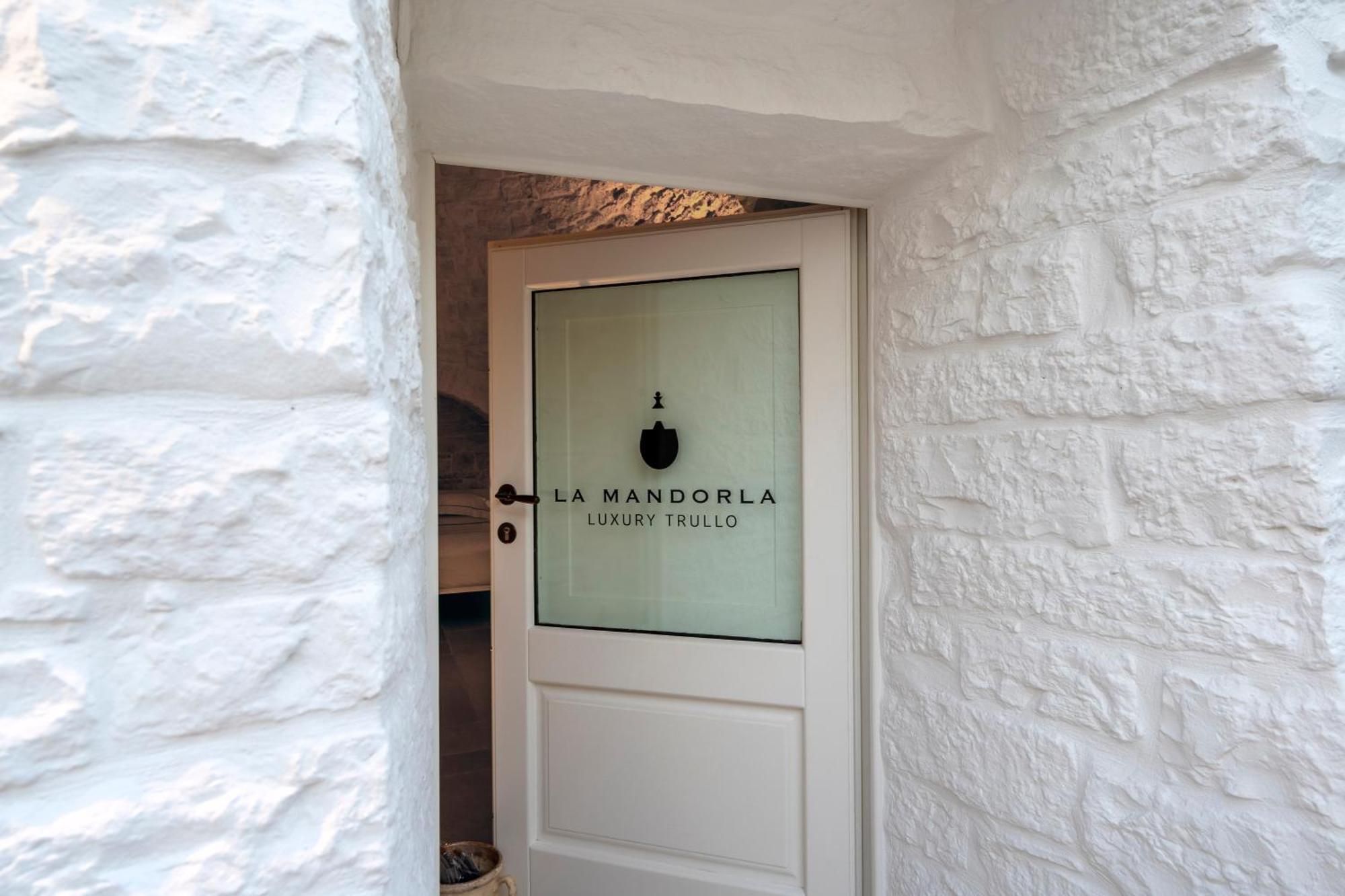 La Mandorla Luxury Trullo Bed & Breakfast Alberobello Dış mekan fotoğraf